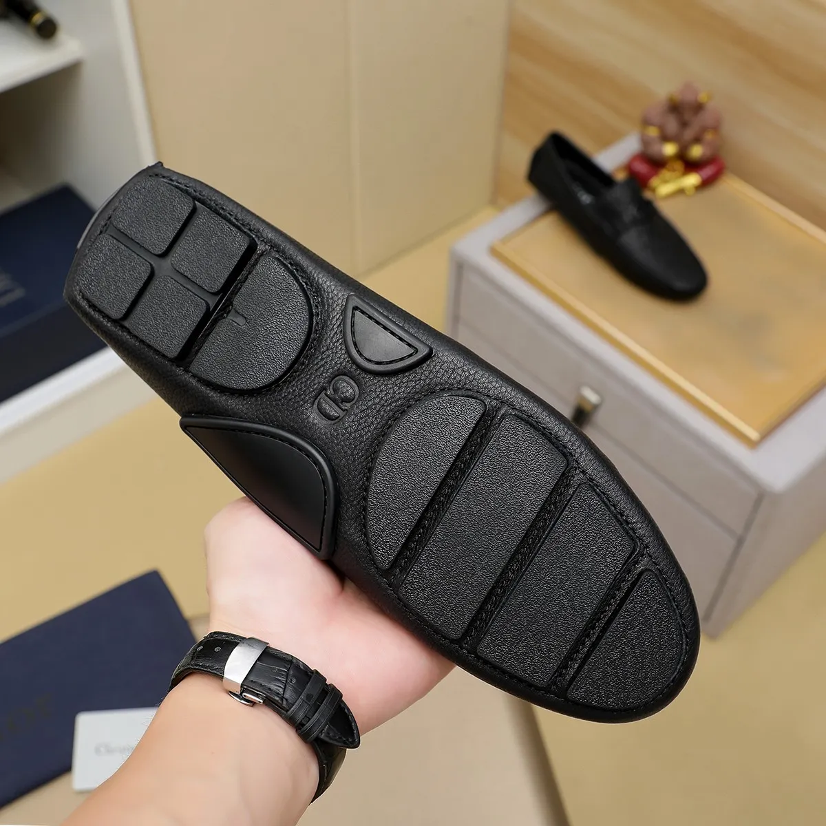 Men's shoes 💰380 🕷️🕷️[Dior] Dior's new casual men's shoes are launched in Hong Kong counters. Official website 1:1 production. Italian original first-layer cowhide + 🐷 leather lining. Designed by European and American masters. Perfect shape to create counter quality, solid color rubber wear-resistant outsole and classic dazzling toe! Super versatile and very comfortable. High-end without losing taste, fashionable and novel! ! Absolute focus! Colors available! Code number 38-44 (45.46 customized)